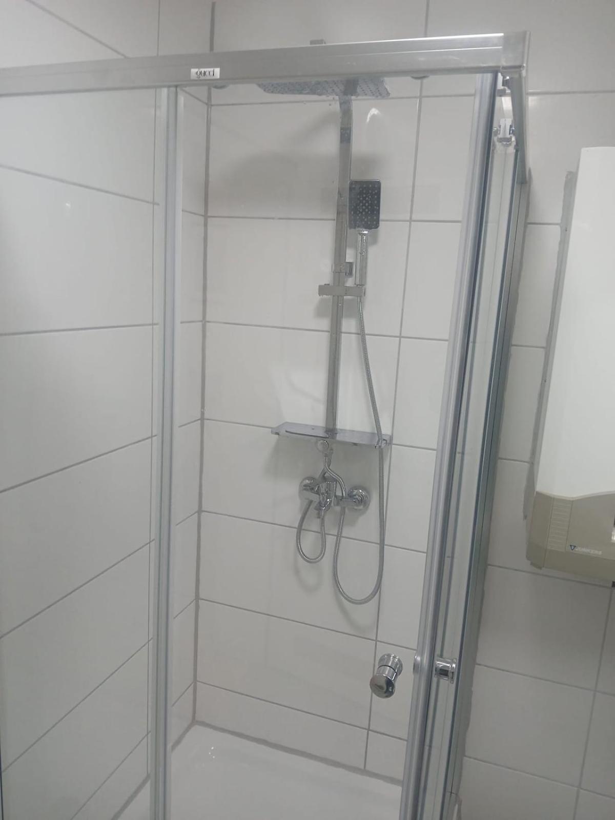 Wohnung Mit Neuem Bad Und Kueche Gelsenkirchen Exterior foto